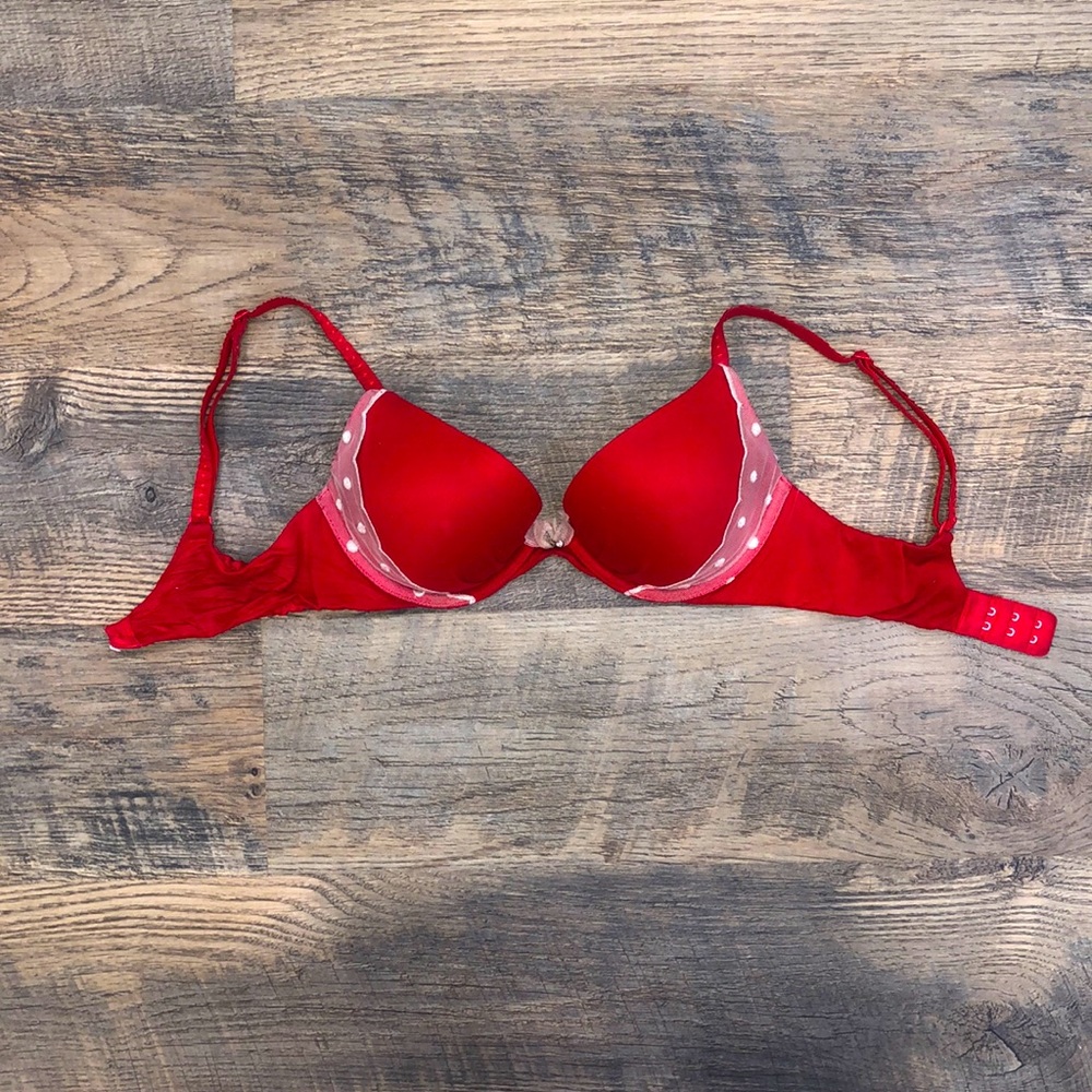 Victoria’s Secret 32C Fabulous Plunge Push Up Bra Red With Lace